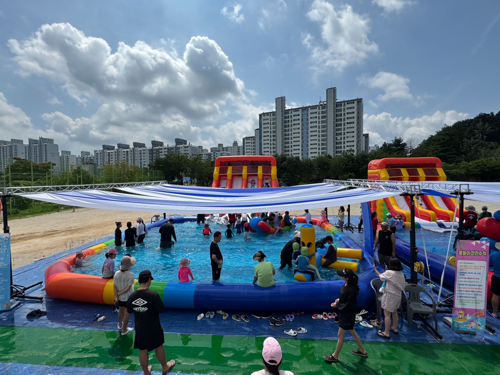 여름 물놀이 패키지 A  구성 : 대형 워터슬라이드 + 10m x 10m 풀장 (전화,카카오채널문의) 상세 이미지 4