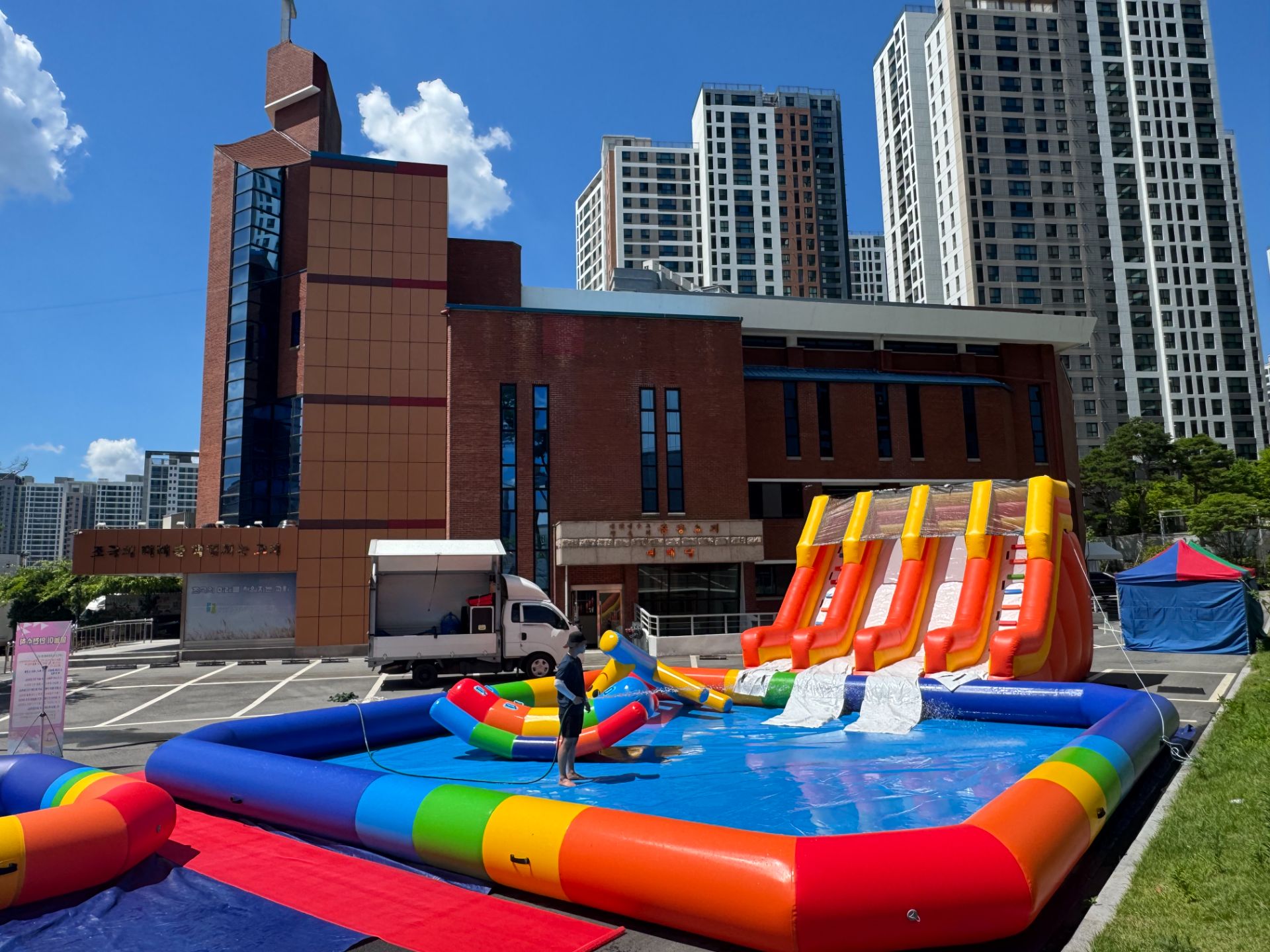 여름 물놀이 패키지 A  구성 : 대형 워터슬라이드 + 10m x 10m 풀장 (전화,카카오채널문의) 상세 이미지 9