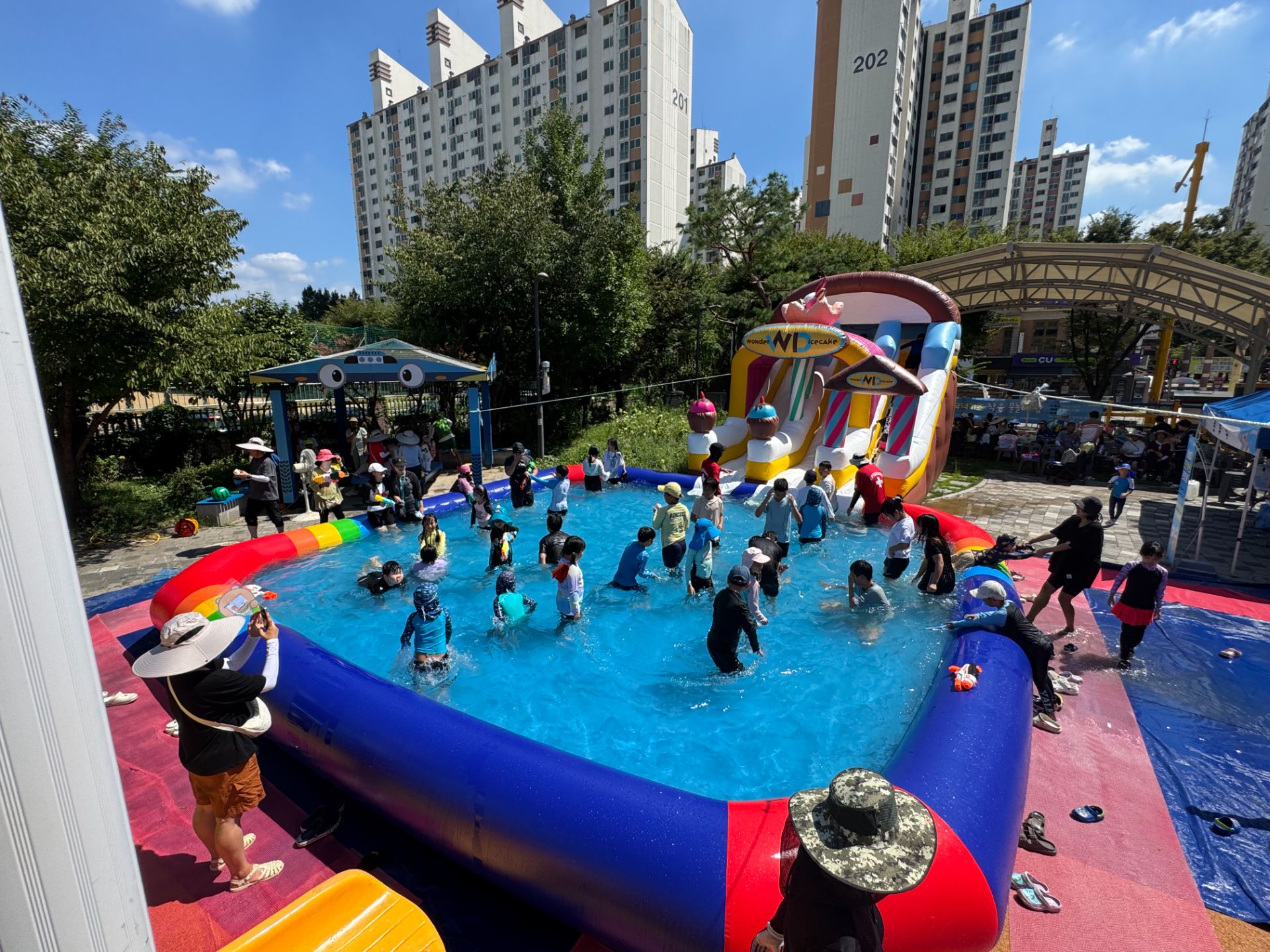 여름 물놀이 패키지 B  구성 : 준대형 워터슬라이드 + 8m x 8m 풀장 (전화,카카오채널문의) 상세 이미지 2