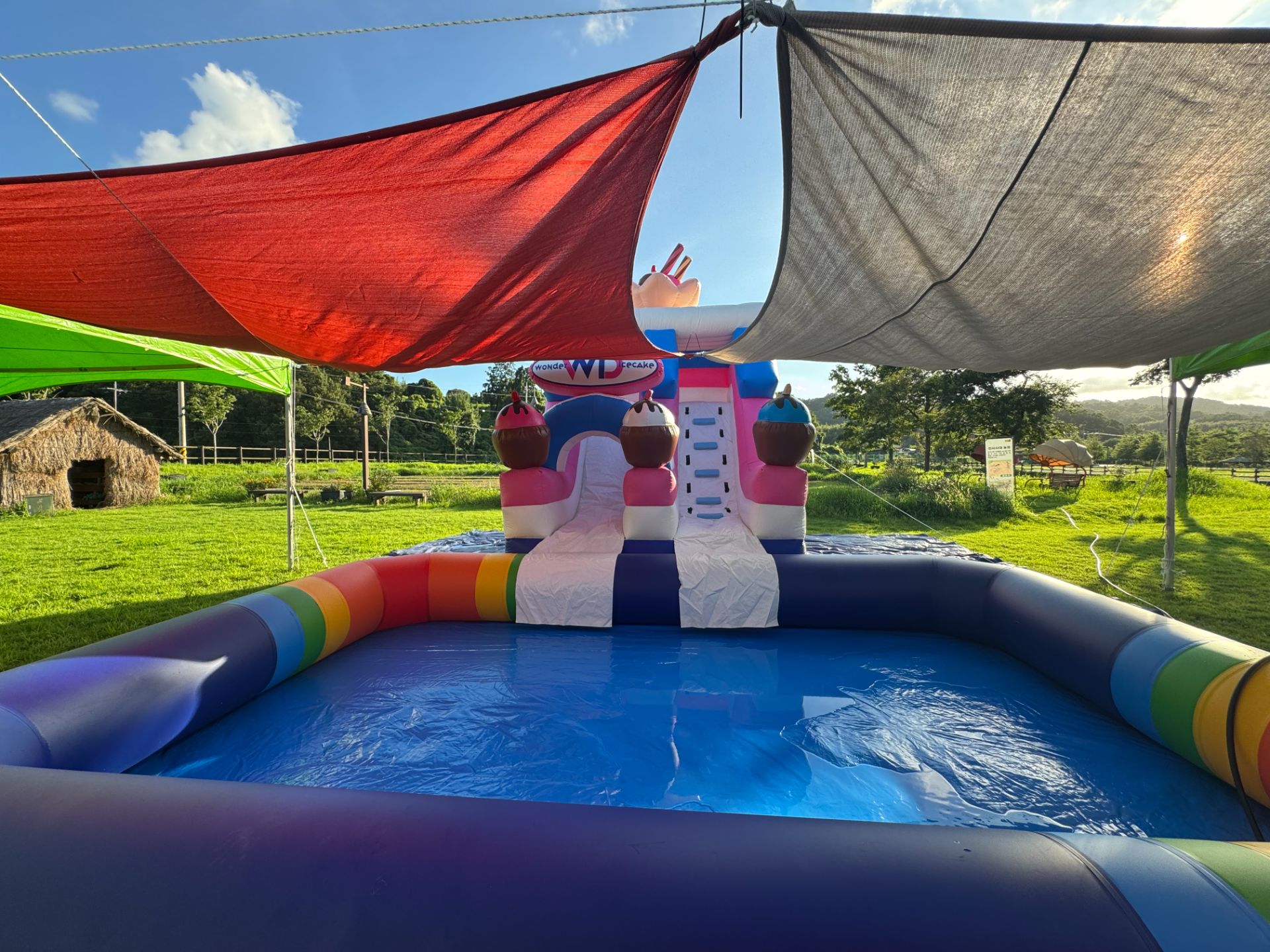 여름 물놀이 패키지 C  구성 : 중소형 워터슬라이드 + 5m x 5m OR 6m x 4m 풀장 (전화,카카오채널문의) 상세 이미지 3