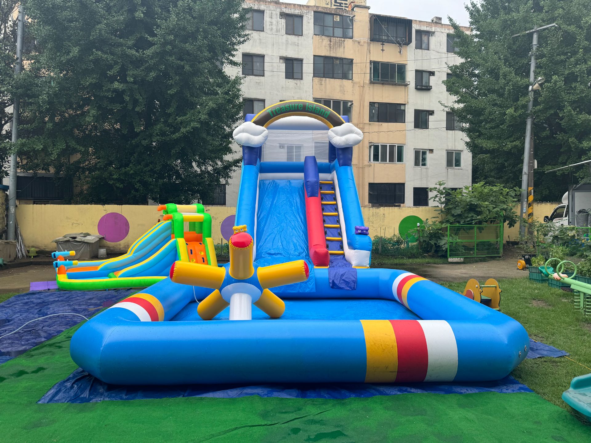 여름 물놀이 패키지 C  구성 : 중소형 워터슬라이드 + 5m x 5m OR 6m x 4m 풀장 (전화,카카오채널문의) 상세 이미지 11