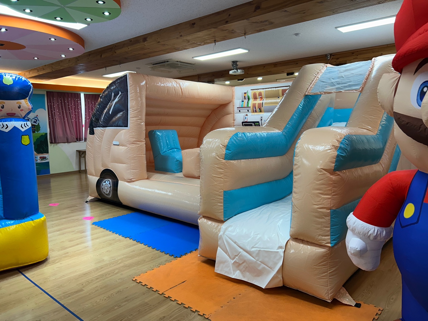 캠핑카 소형 에어바운스  (전화,카카오채널문의) 상세 이미지 3