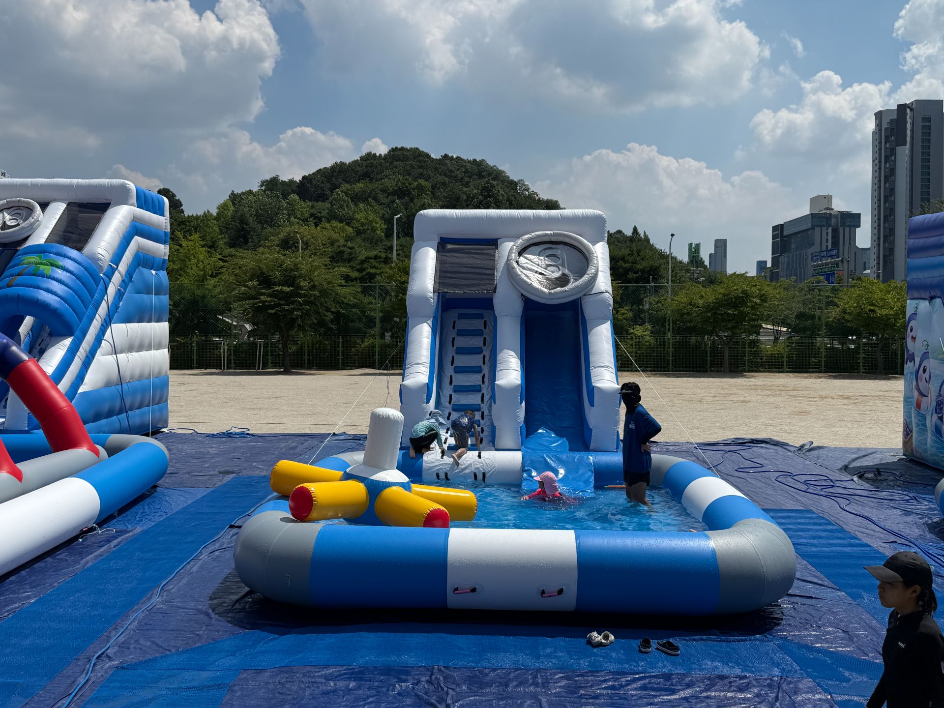 여름 물놀이 패키지 C  구성 : 중소형 워터슬라이드 + 5m x 5m OR 6m x 4m 풀장 상세 이미지 9